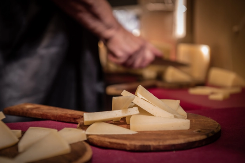 Este año la subasta del Queso Idiazabal ganador será online. De Ordizia a tu mesa.