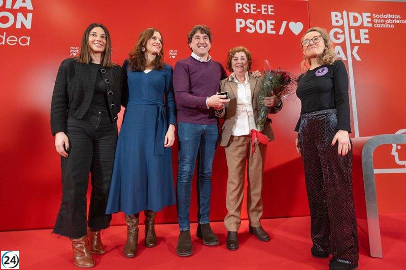 Andueza denuncia la negación de la violencia machista por parte de los gobiernos de PP y Vox y aboga por reforzar la educación como medida preventiva.