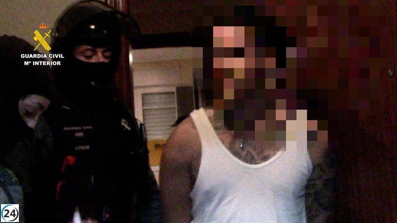 Ocho miembros de los Trinitarios arrestados en Euskadi por tráfico de drogas y estafas bancarias.