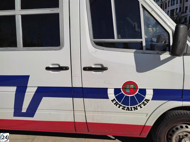 Cuatro jóvenes detenidos por robar móviles valorados en 7.000 euros en Eibar y huir en coche.