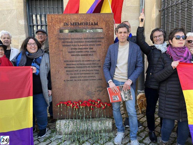 Sumar homenajea a los 16 republicanos fusilados en Azazeta y aboga por una sociedad más justa.