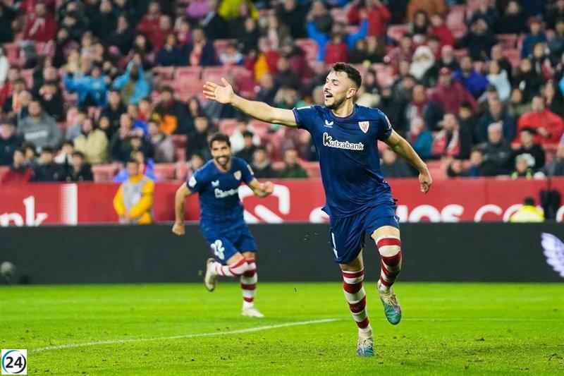 La final de Copa del Rey atrae multitud de turistas a los hoteles de Sevilla.