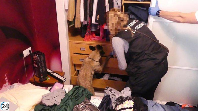 Operativo de la Ertzaintza rescata a cuatro mujeres y detiene a tres implicados en trata de personas.