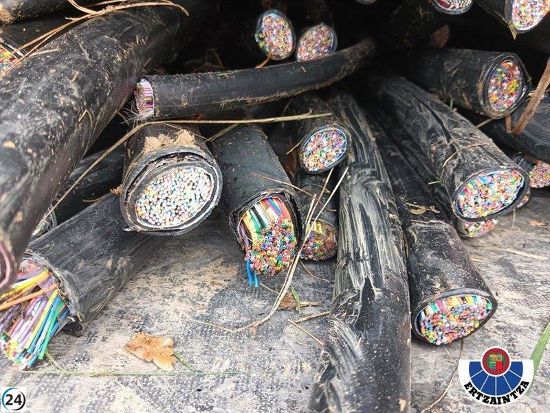 Tres arrestos en Kortezubi (Bizkaia) por el robo de una tonelada de cable de cobre de empresas y luminarias públicas.