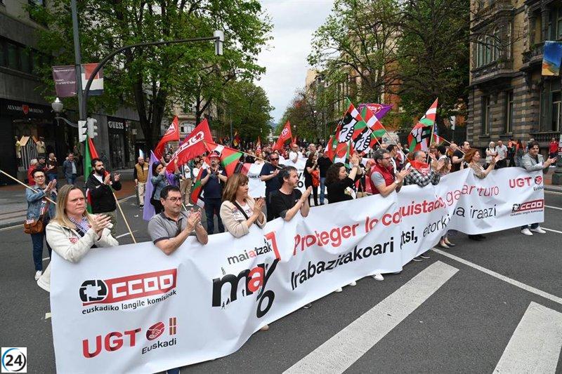 CCOO y UGT Euskadi se comprometen a defender logros laborales y a luchar por un salario mínimo más justo en la región.