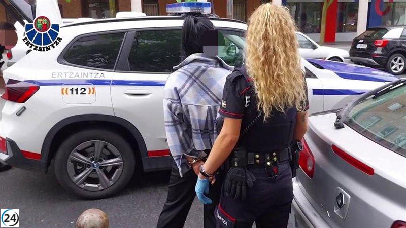 Rescatan a 34 mujeres y arrestan a 19 integrantes de red de trata para explotación sexual.