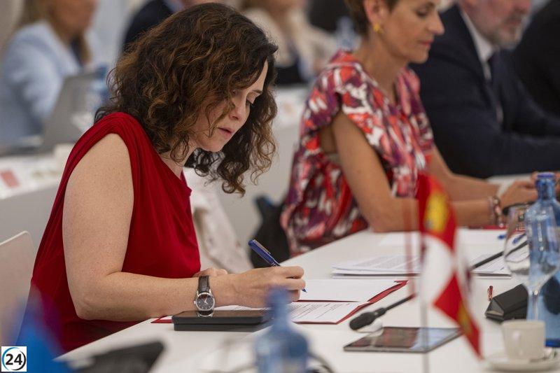 Ayuso se retira de la Conferencia de Presidentes durante el discurso del lehendakari en euskera.