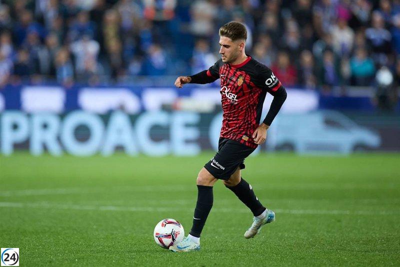 Robert Navarro se une al Athletic Club con contrato hasta 2030.