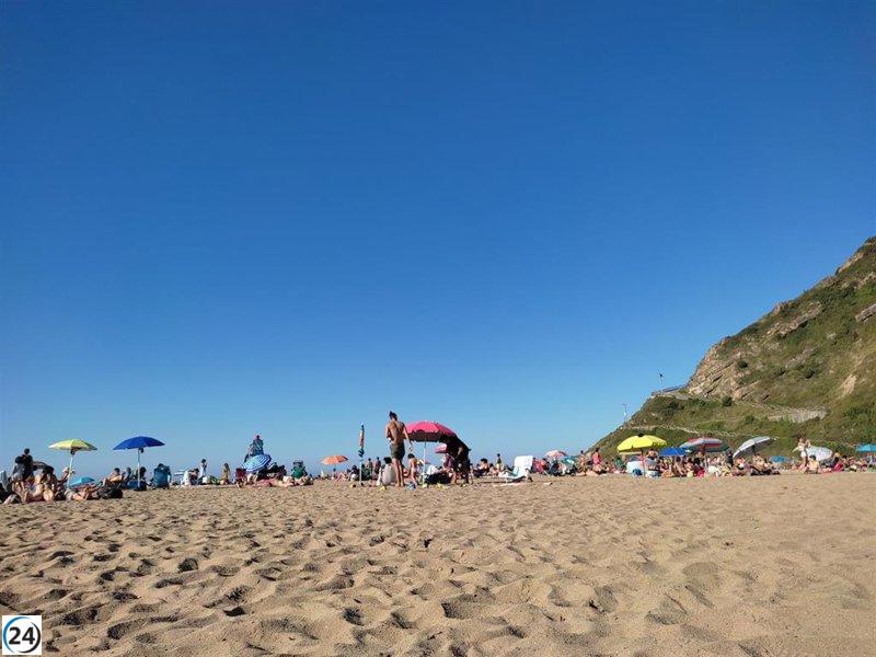 Catorce personas requieren asistencia por el intenso calor en Euskadi este martes.