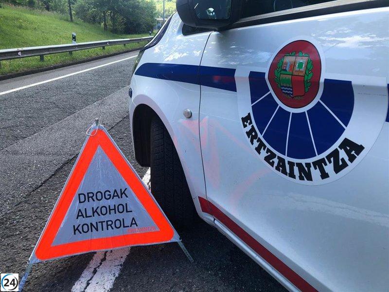 Arrestan a un hombre de 55 años en Markina por llevar 35 dosis de drogas para comercializar.