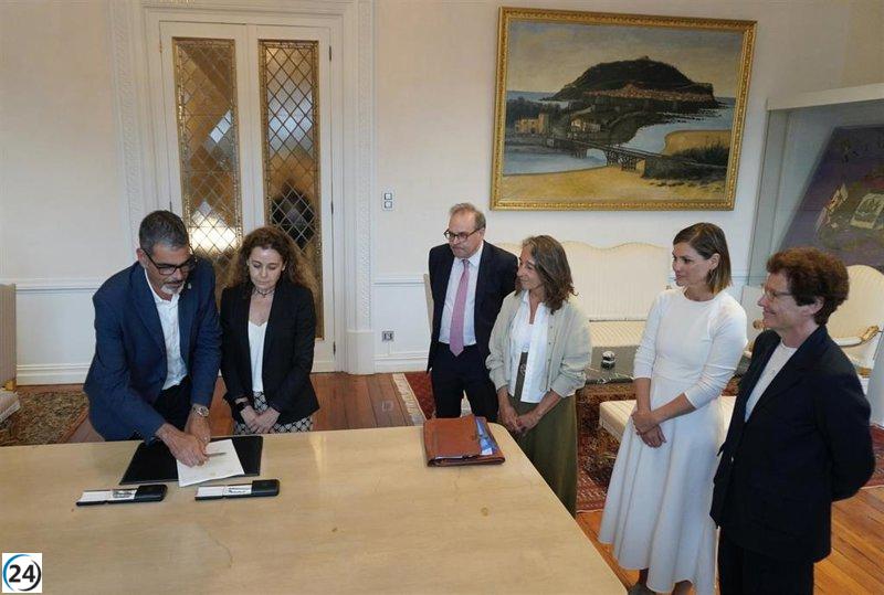 El Ayuntamiento de San Sebastián recibe la cesión de terrenos de los Cuarteles de Loiola.