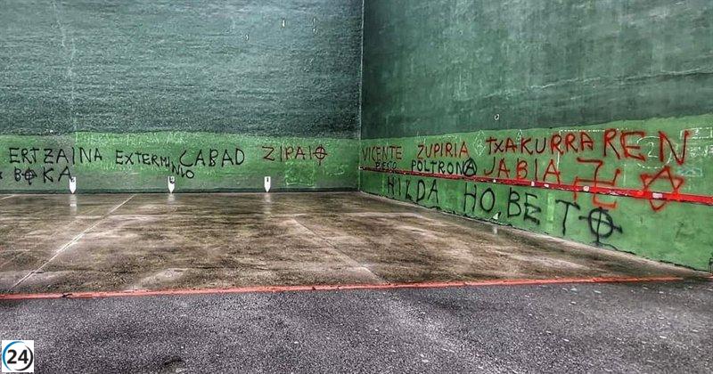 Protestas contra la Ertzaintza y el consejero de Seguridad se manifiestan en Hernani.