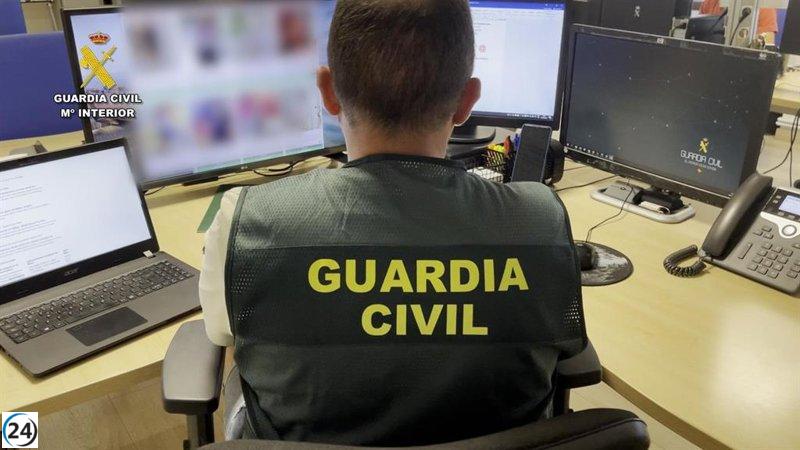 Detienen a estafador que engañó a 7 personas con anuncios de sexo en línea por casi 6.000 euros.