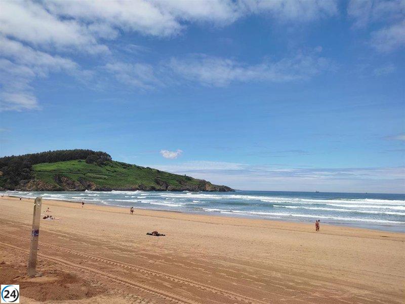 Este lunes, se cierran al baño seis playas de Bizkaia, incluyendo La Arena, debido a avistamientos de medusas.