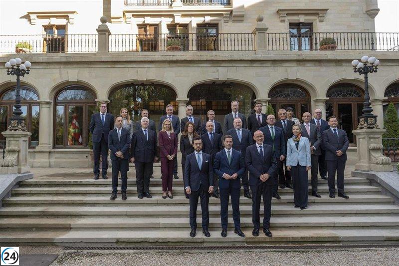 Pradales urge a la UE a fortalecer la autonomía política de las naciones sin Estado.