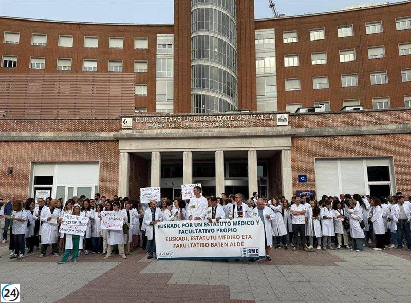 Médicos vascos en huelga reivindican un estatuto profesional negociado por ellos mismos.