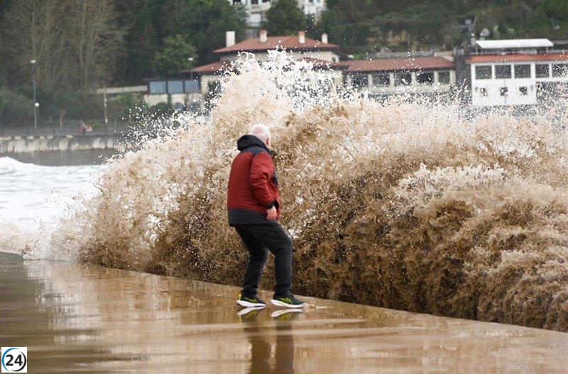 Euskadi lanza alerta naranja por peligro de grandes olas de hasta 5 metros para la navegación este jueves.