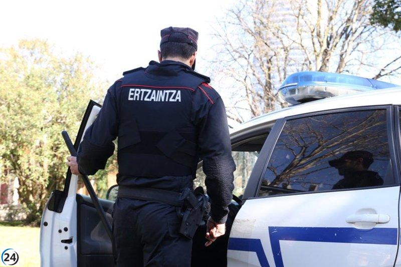 Arrestado un arrendador de 52 años por presunta agresión sexual a su inquilino de 21 en Vitoria.