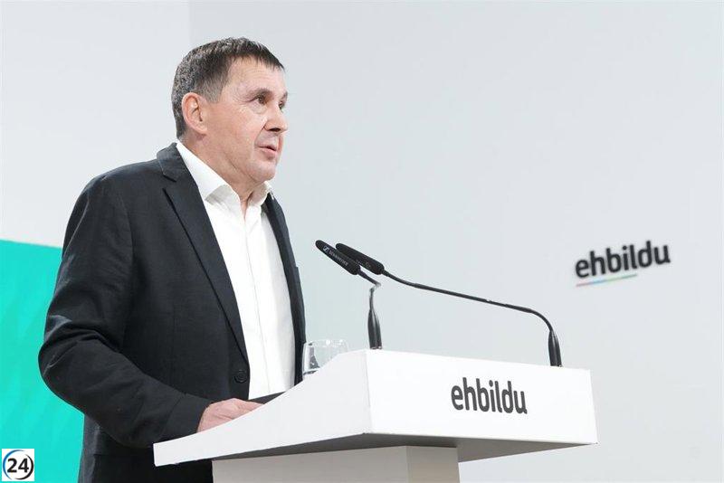 Otegi critica el pacto del PSOE con el PP para reformar la Ley del sí es sí pero no cree que afecte a la investidura.