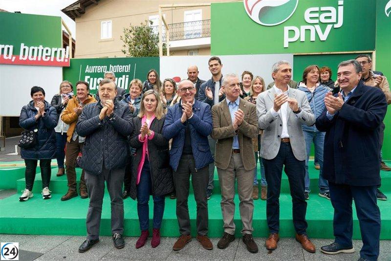 Urkullu defiende el modelo riguroso del PNV frente a EH Bildu.