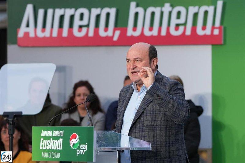 Ortuzar critica que Ayuso use acusaciones de racismo en su campaña.