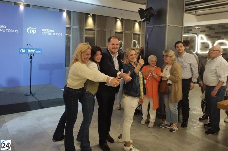 Iturgaiz se alegra del éxito del PP y afirma que evitará que EH Bildu obtenga alcaldes y diputados generales mediante sus votos.