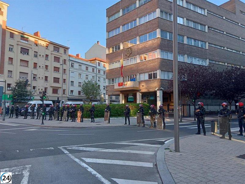 Arrestados Galder Barbado y Aitor Zelaia en Vitoria previo a una manifestación contra su detención