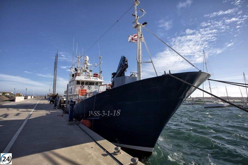 El barco Aita Mari, operado por SMH, salva a 69 personas cerca de Lampedusa