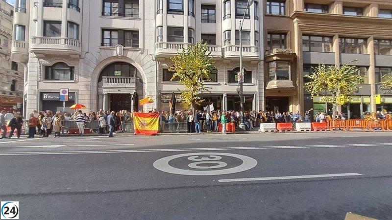 Un arrestado y dos individuos identificados en manifestación contra Ley de amnistía frente a la sede del PSE en Bilbao