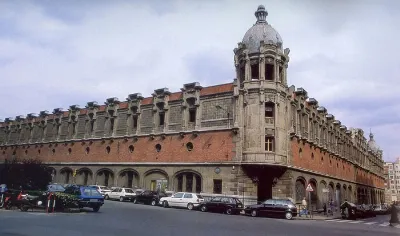 El edificio Alhóndiga de Bilbao: una muestra de arquitectura moderna