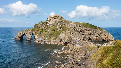 La historia de la iglesia de San Juan de Gaztelugatxe